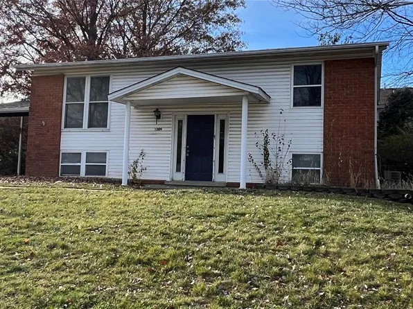 1309 Drummond Ct, Saint Charles, MO 63303