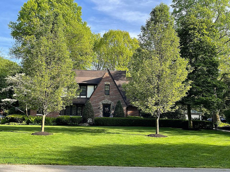 1st image of 2929 Parkwood Dr