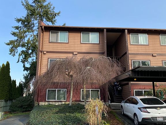 3rd image of 17430 Ambaum Blvd S APT 2