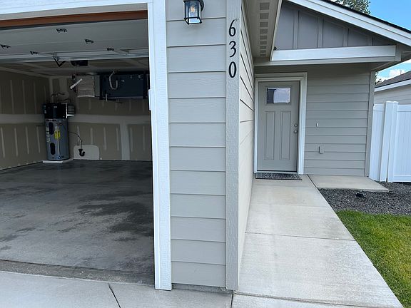 2nd image of 625 Brent Ln