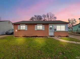 26400 Hollywood St, Roseville, MI 48066