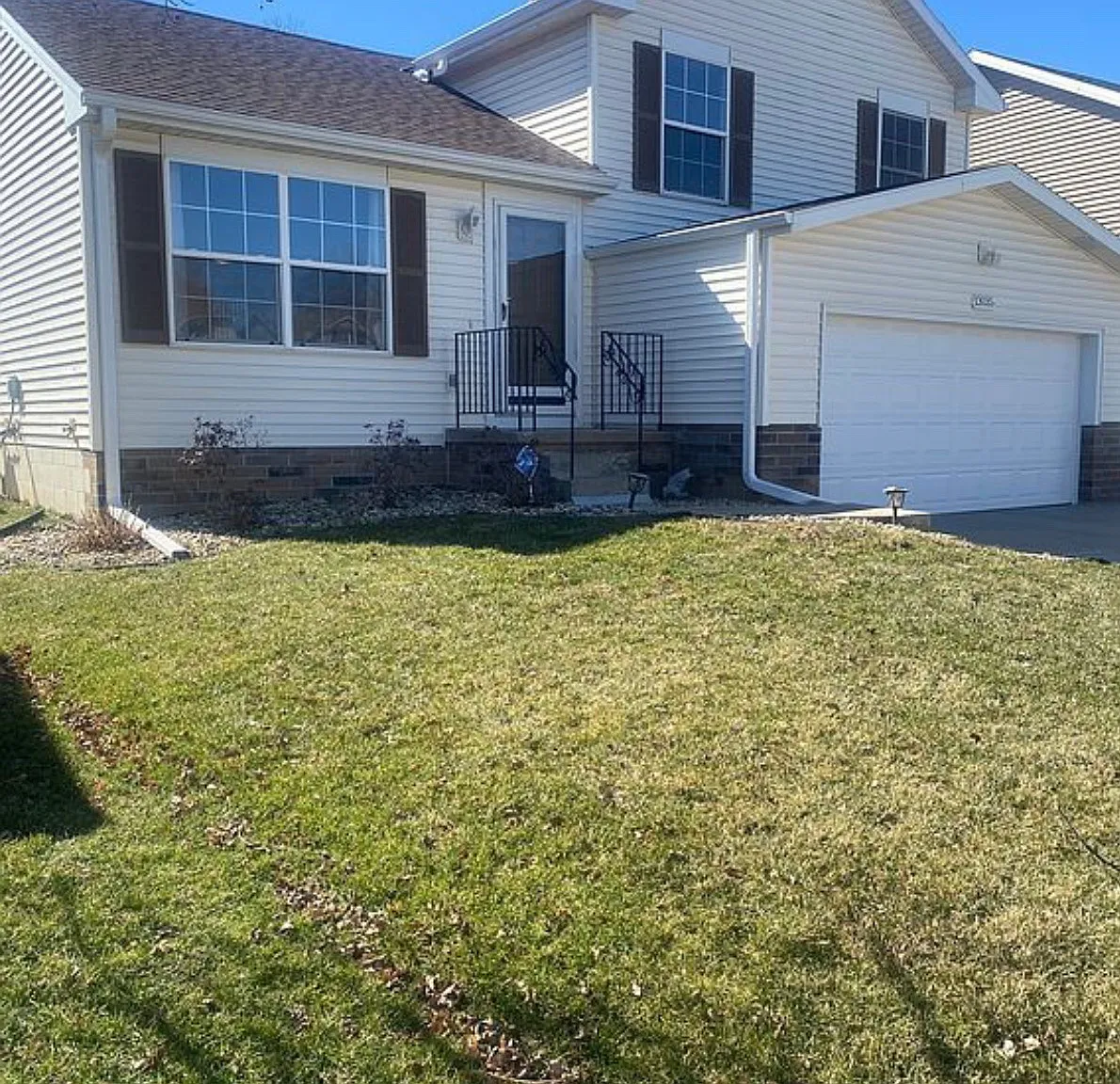 3 bed, 1637 sqft, $2,350 — Photo 2