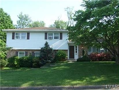 2nd image of 1595 Kenwood Dr