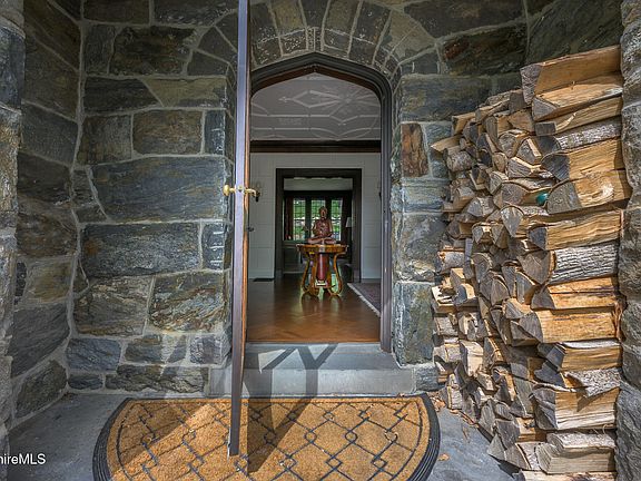 5th image of 399 Under Mountain Rd