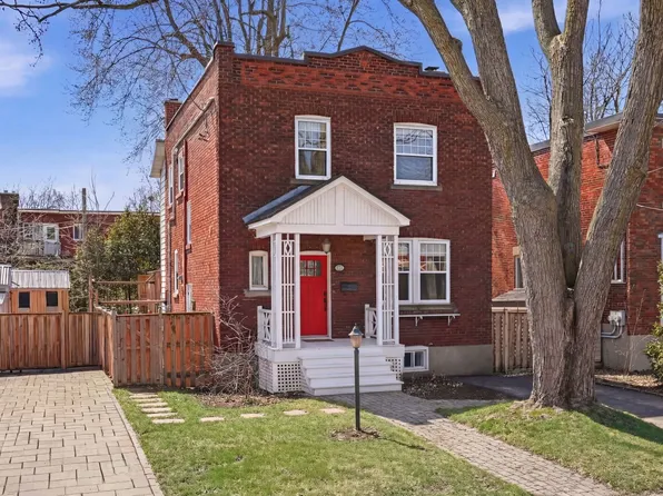521 Avenue Pne, Saint Lambert, QC J4P 2P2