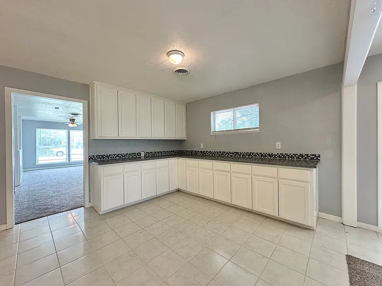 1801 Glendale Dr — Photo 13