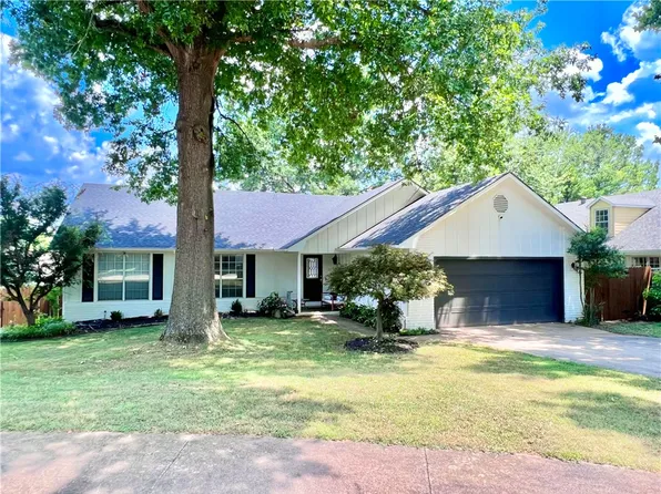 3246 N Autumn Ct, Fayetteville, AR 72703