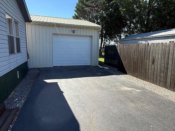 3rd image of 5867 Carpenter Bridge Rd