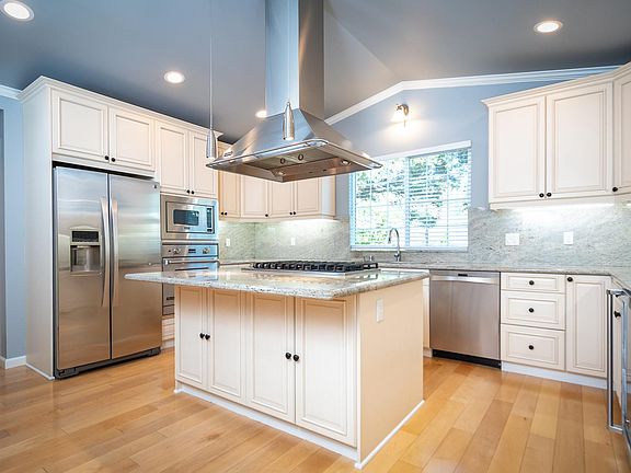 3rd image of 4836 Crown Ave