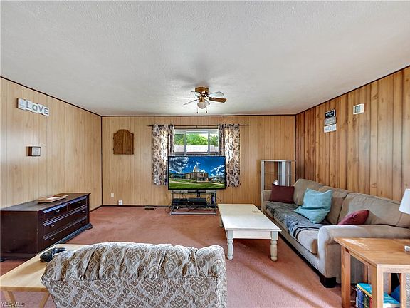 3rd image of 3679 Elmhurst Ct