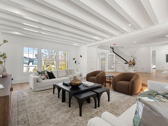 3rd image of 2 Effie Pl