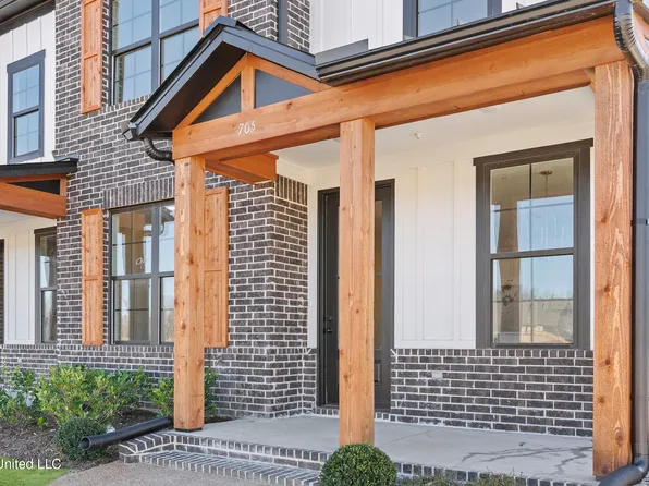 705 Bolivar Dr, Nesbit, MS 38651