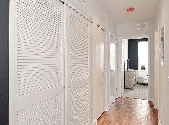 4th image of 1809 W Argyle St #3