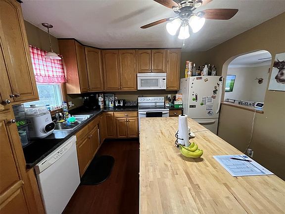 4th image of 1034 Nunn Avenue