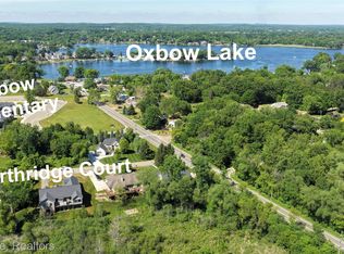 10295 Northridge Ct, White Lake, MI 48386