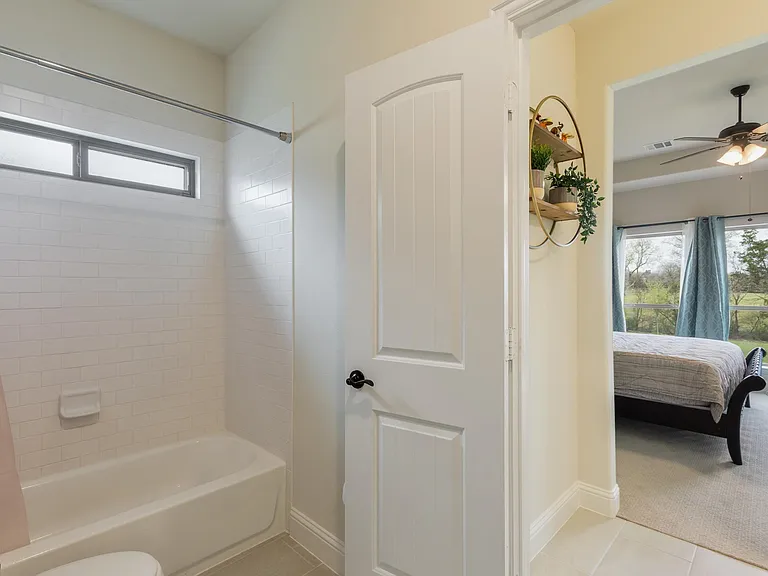 612 Ambergate Dr — Photo 32
