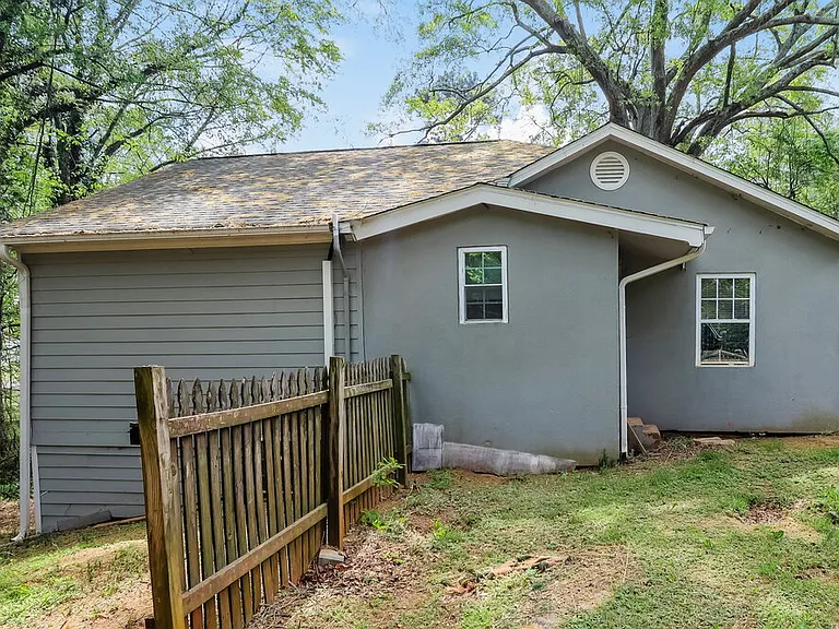 730 Parker St — Photo 16