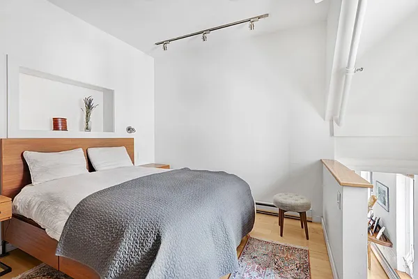 Rented by Compass | media 9