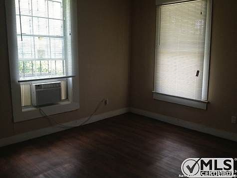 5th image of 2907 Saunders Ave #2