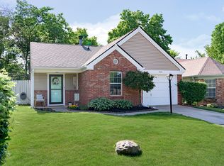 9621 Roxbury Dr, Fishers, IN 46038