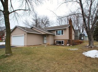 10620 Daisy Cir, Bloomington, MN 55438