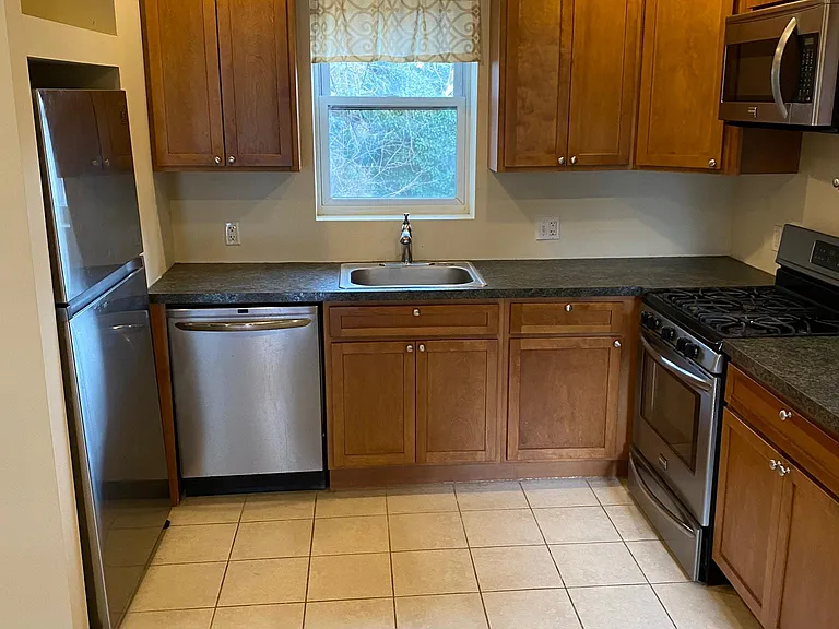 3909 Roland Ave #A — Photo 6