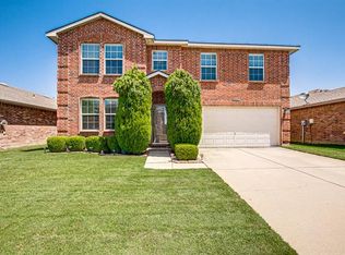 2917 Desert Dr, Denton, TX 76210