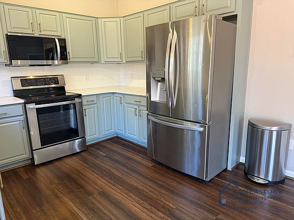 3rd image of 2339 Oakleaf Dr NW