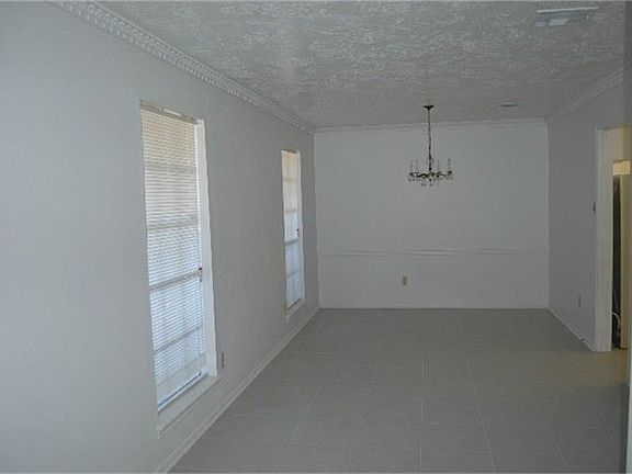 4th image of 9554 Wickenburg Dr