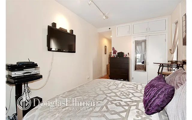 Rented by Douglas Elliman | media 9