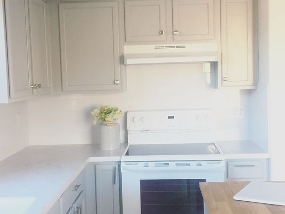 3rd image of 10946 E Wier Ave