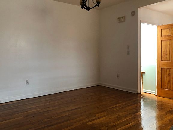 3rd image of 1012 Revere Ave #3-0