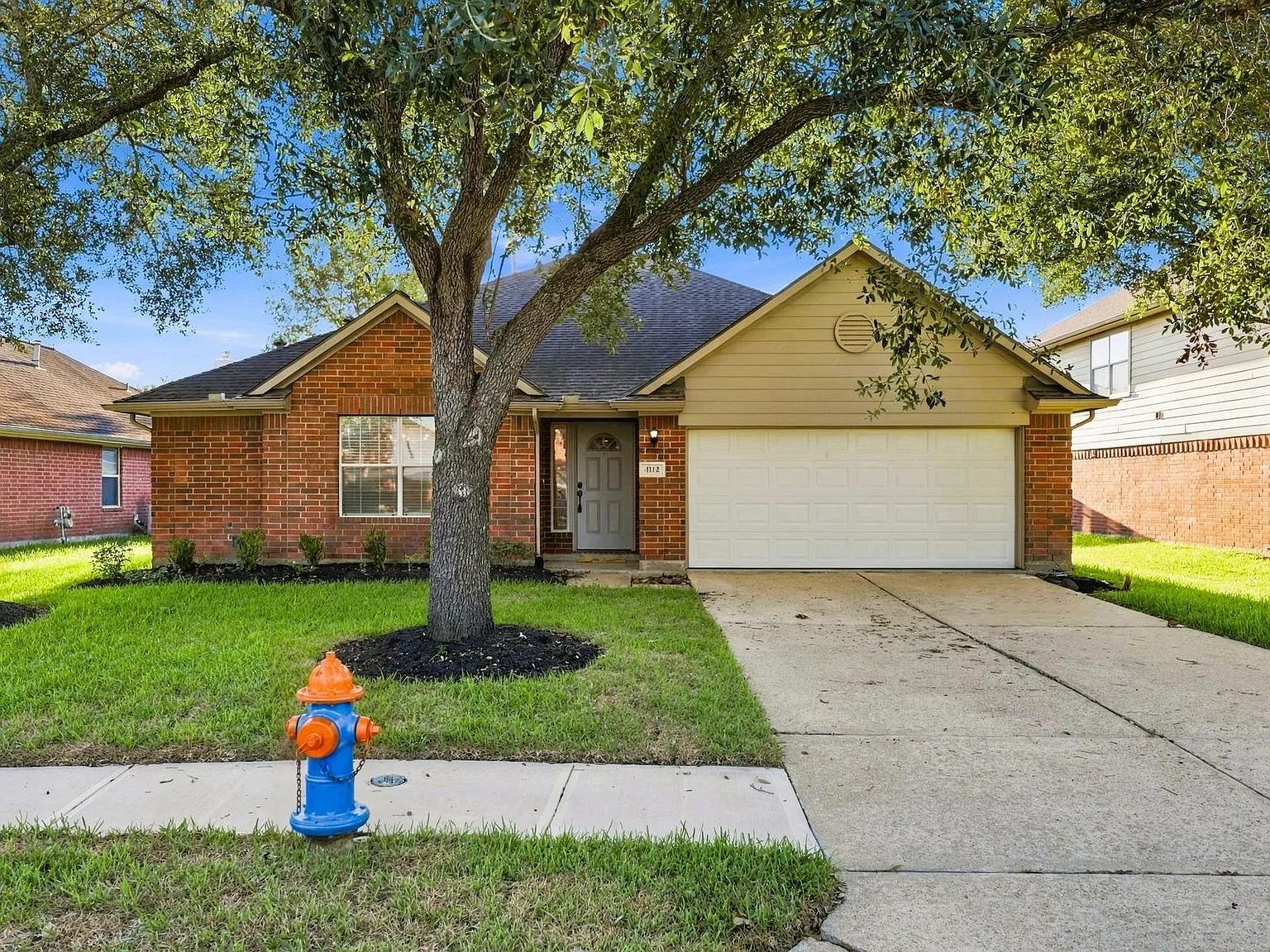 3 bed, 2.0 bath, 1886 sqft, $2,300 — Photo 4
