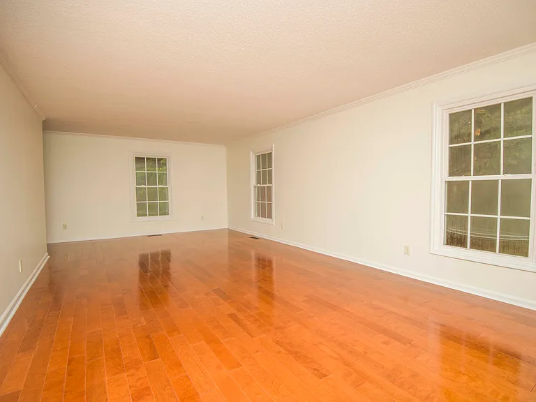 11144 Pleasant Forest Dr — Photo 10
