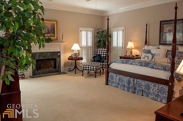 MASTER BEDROOM/GAS MARBLE FIREPLACE