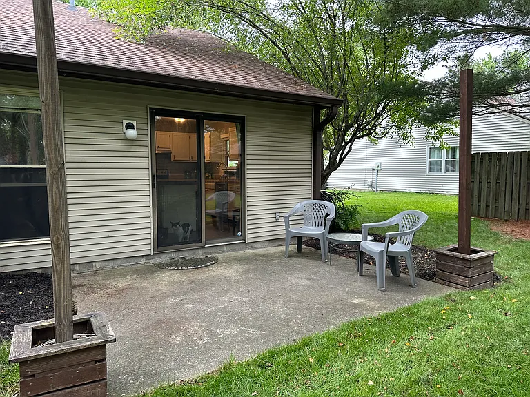 1121 N Briarwood Dr — Photo 7