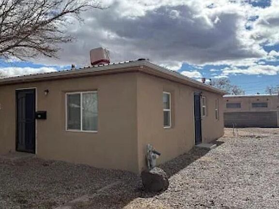 3rd image of 810 Padilla Pl
