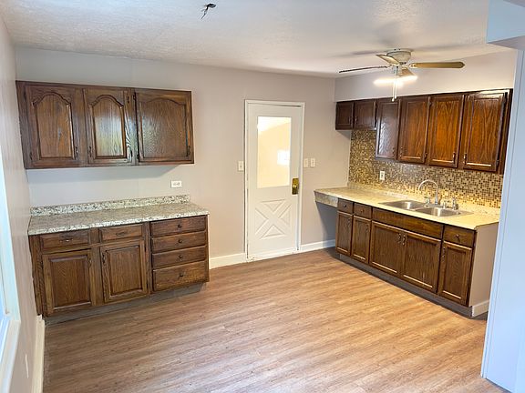 5th image of 19209 Meadowlark Ln