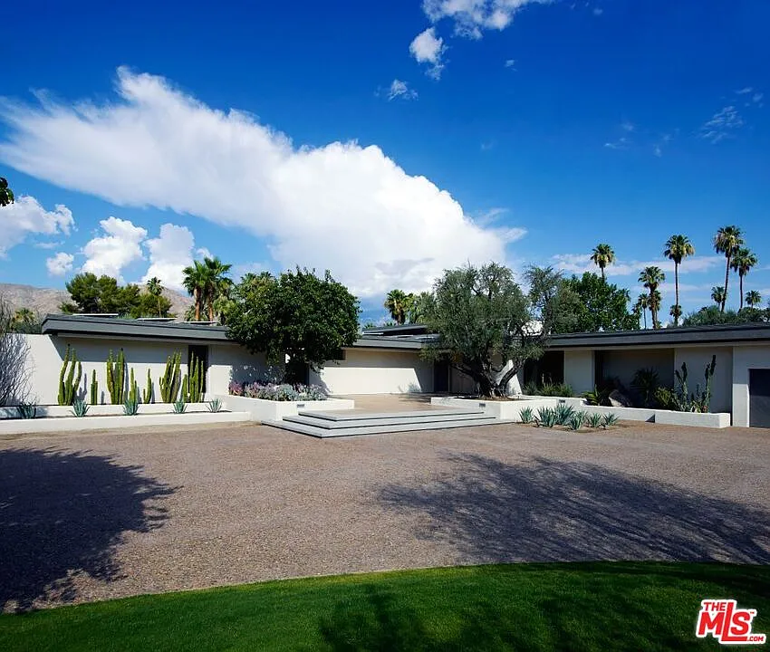 5 bed, 8.5 bath, 6347 sqft, $42,000 — Photo 1