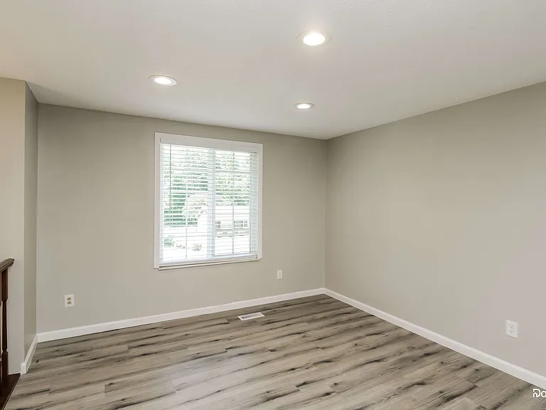 4800 Cheviot Rd — Photo 7