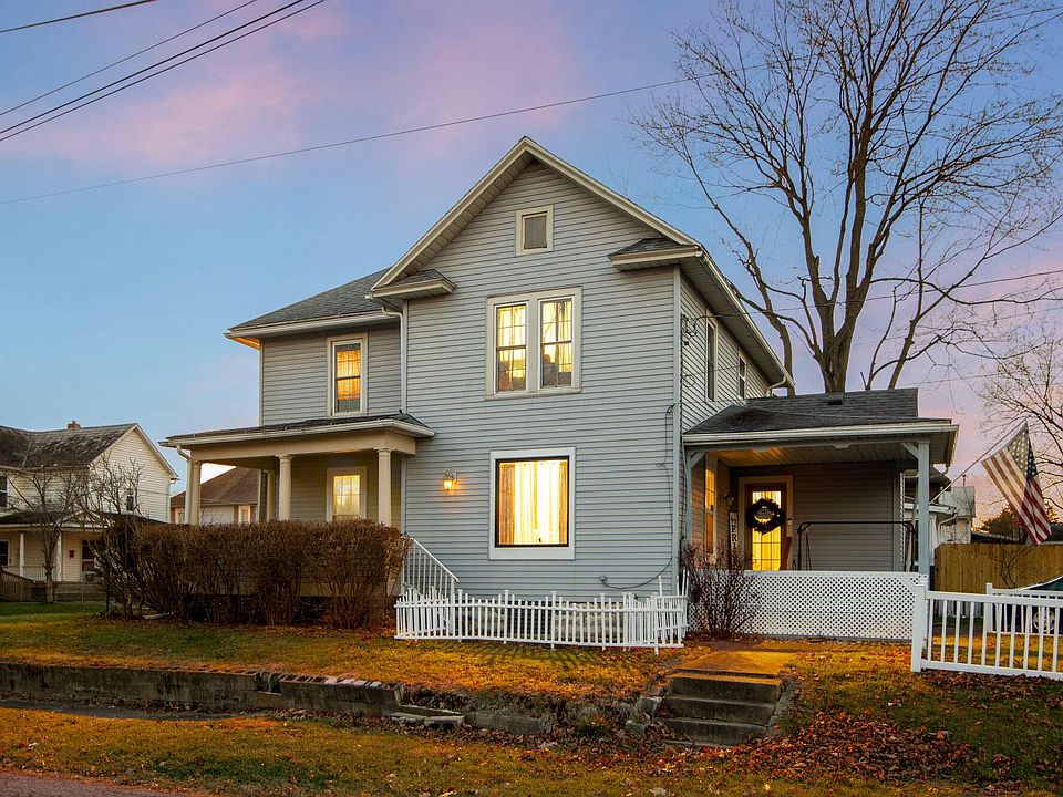 1st image of 211 Oak St