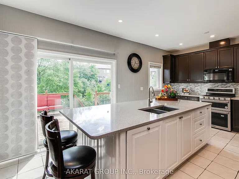 3320 Cline St — Photo 16