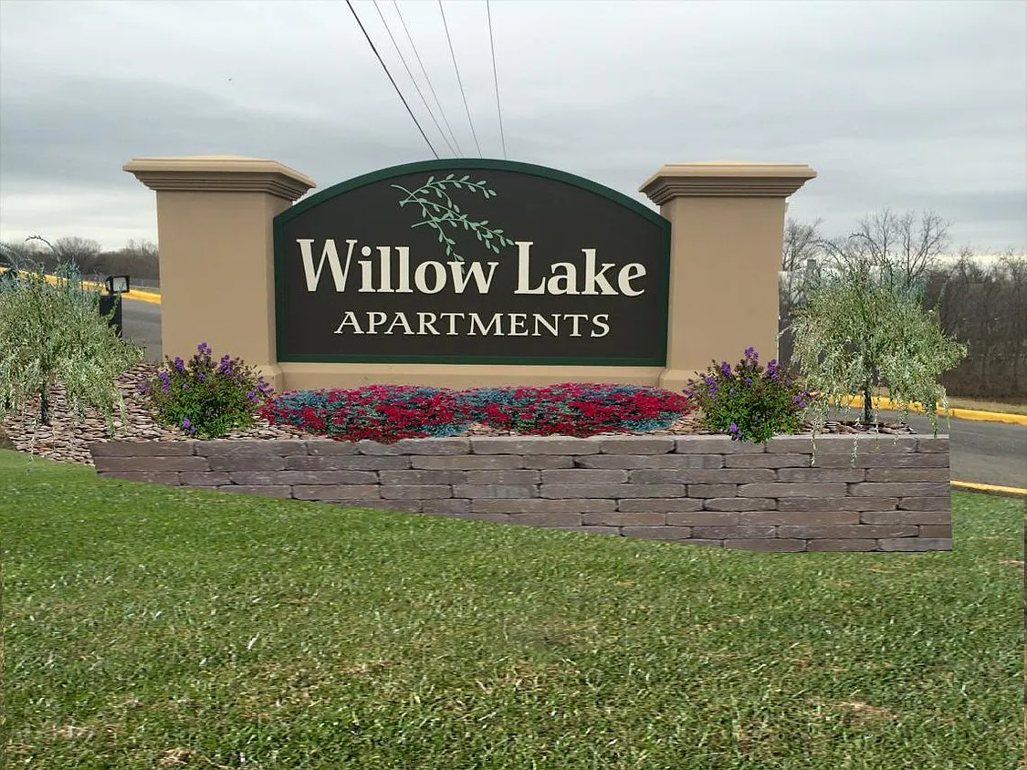 Building Photo - Willow Lake Apartments