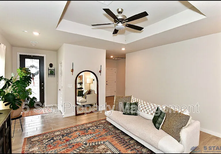 15237 Ambition Ave — Photo 10