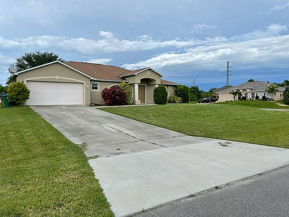 3rd image of 109 NW 2nd Pl