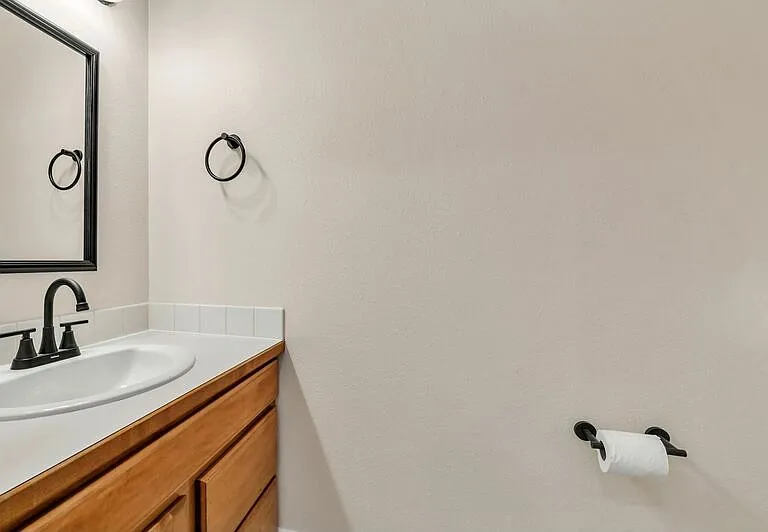 585 Dublin Ave — Photo 16