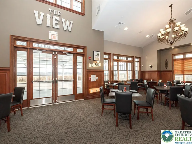 290 Inverness Cir — Photo 36