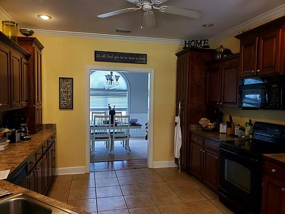 5th image of 140 Willow Trace Dr