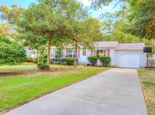 208 Holly Dr, Rio Grande, NJ 08242