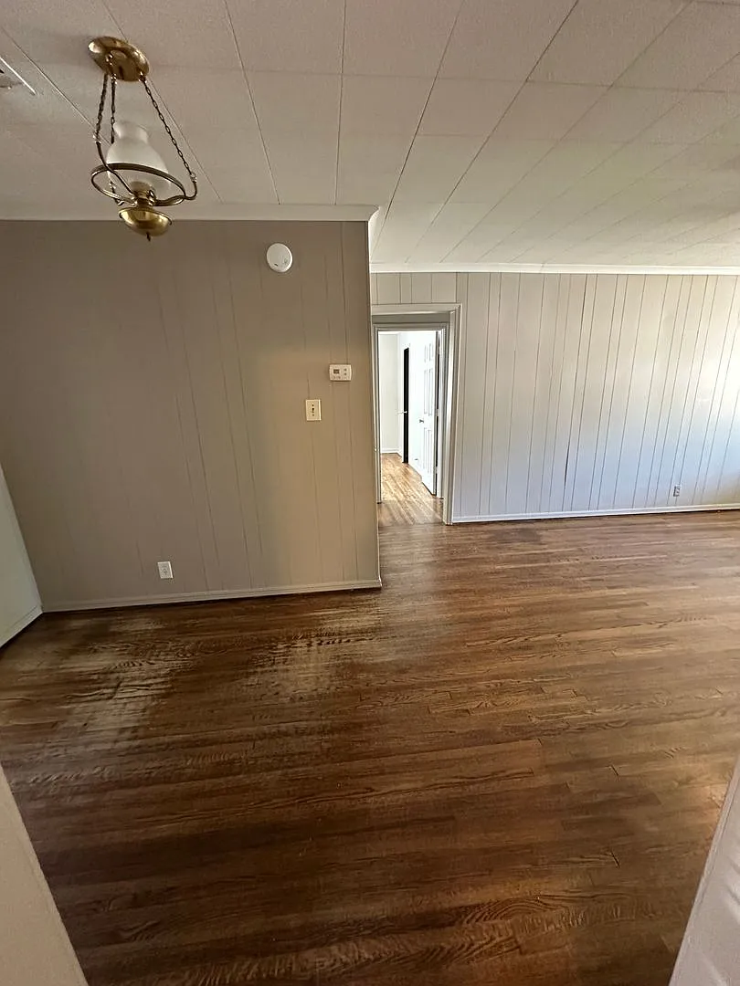 3 bed 1 bath — Photo 4